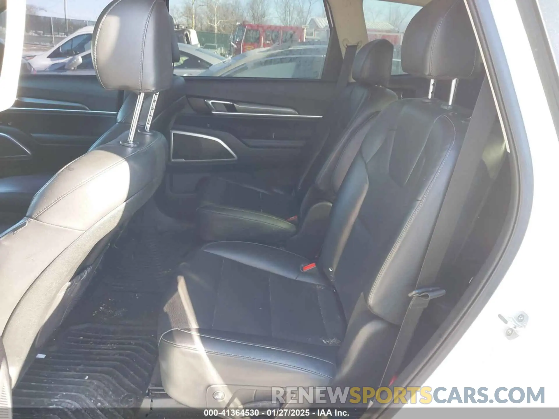 8 Photograph of a damaged car 5XYP64HC6LG093799 KIA TELLURIDE 2020