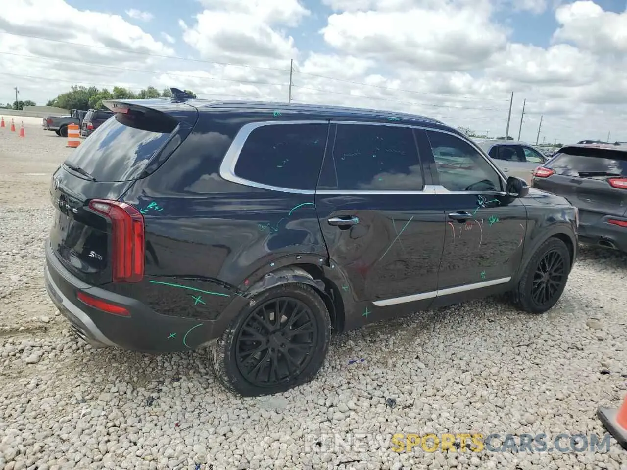 3 Photograph of a damaged car 5XYP64HC7LG058253 KIA TELLURIDE 2020