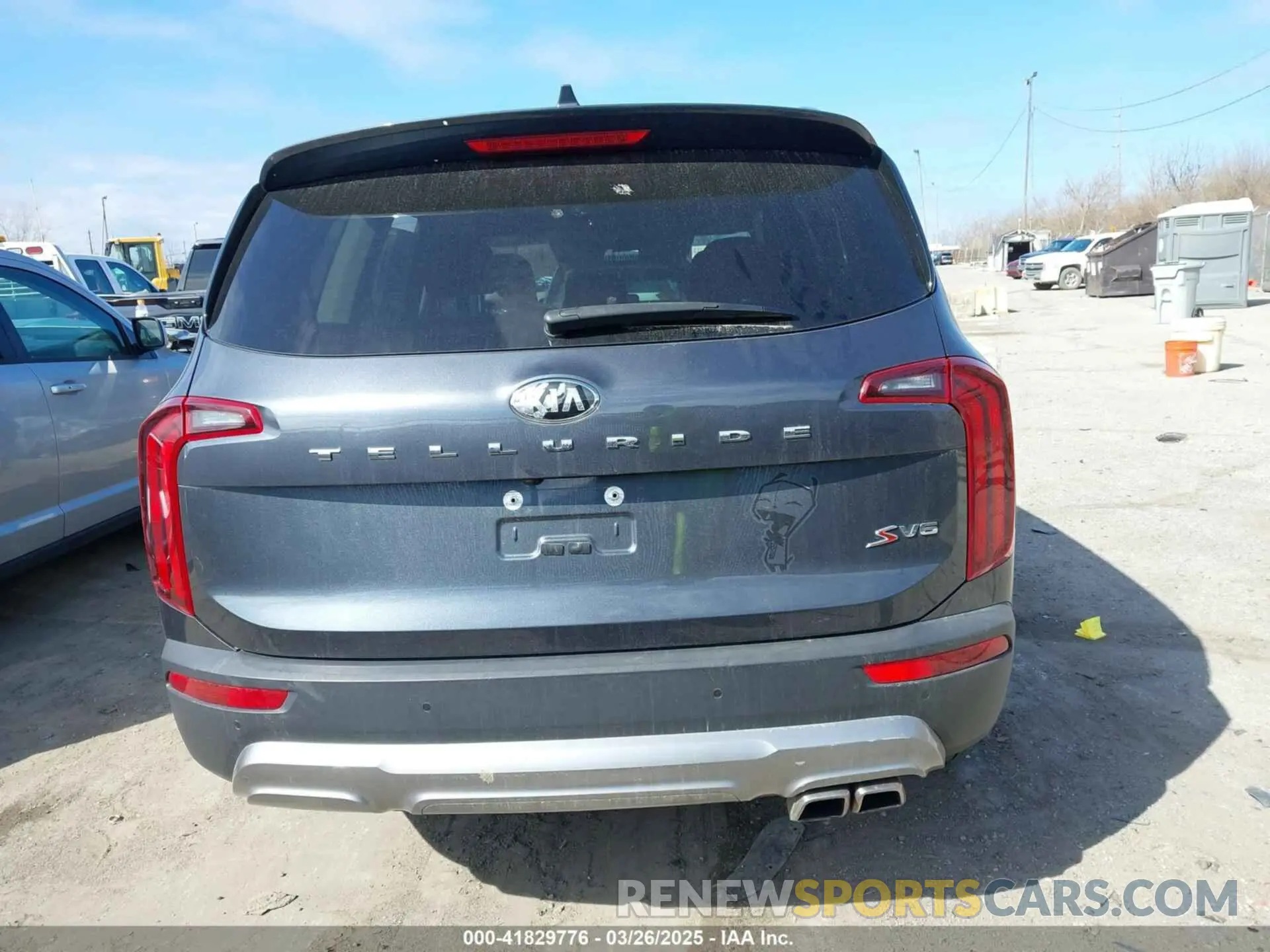 17 Photograph of a damaged car 5XYP64HC9LG006929 KIA TELLURIDE 2020