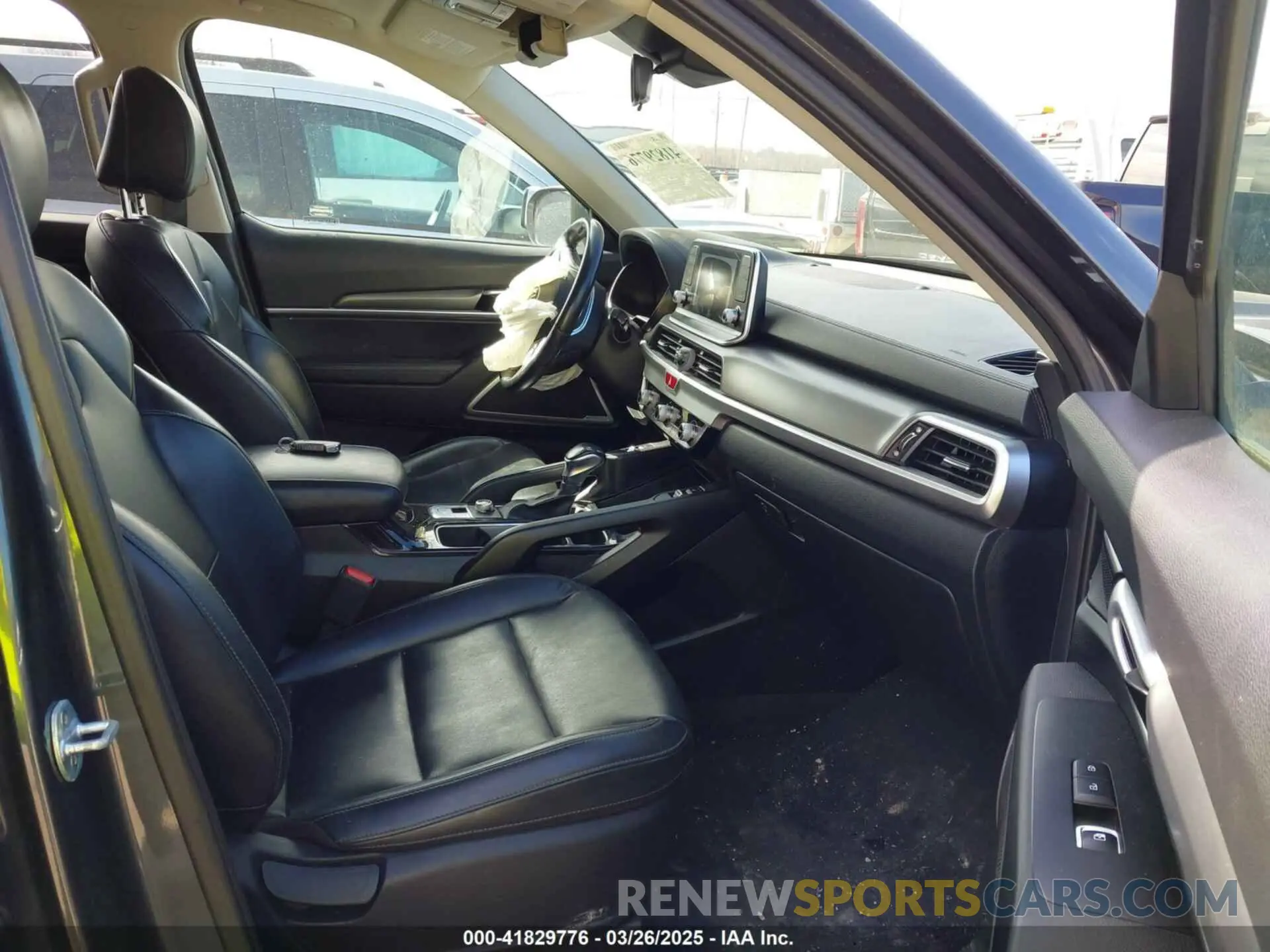 5 Photograph of a damaged car 5XYP64HC9LG006929 KIA TELLURIDE 2020