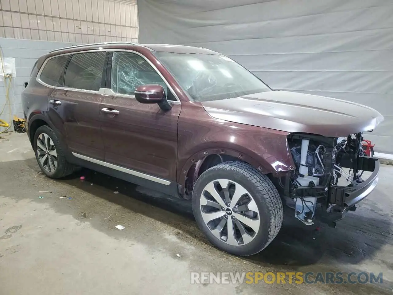 4 Photograph of a damaged car 5XYP6DHC4LG085328 KIA TELLURIDE 2020