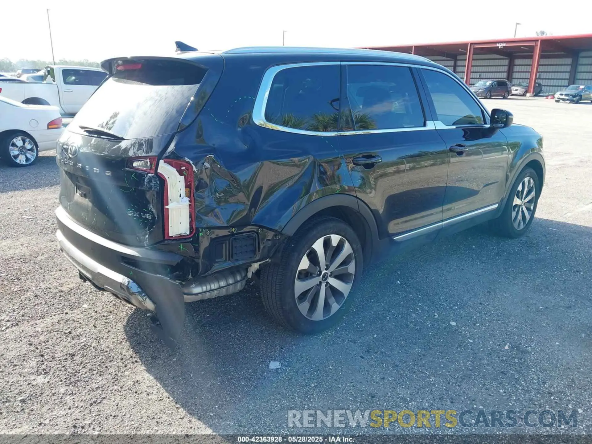 4 Photograph of a damaged car 5XYP34HC4MG170731 KIA TELLURIDE 2021