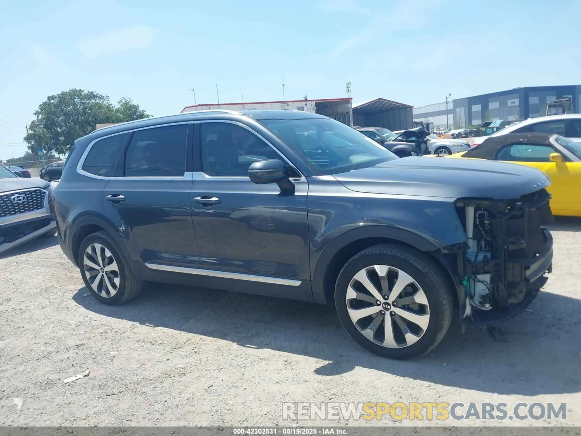 14 Photograph of a damaged car 5XYP34HC5MG134921 KIA TELLURIDE 2021