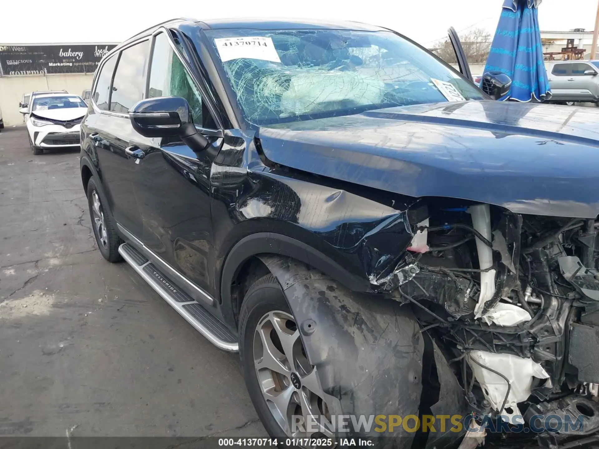 17 Photograph of a damaged car 5XYP34HC7MG184185 KIA TELLURIDE 2021