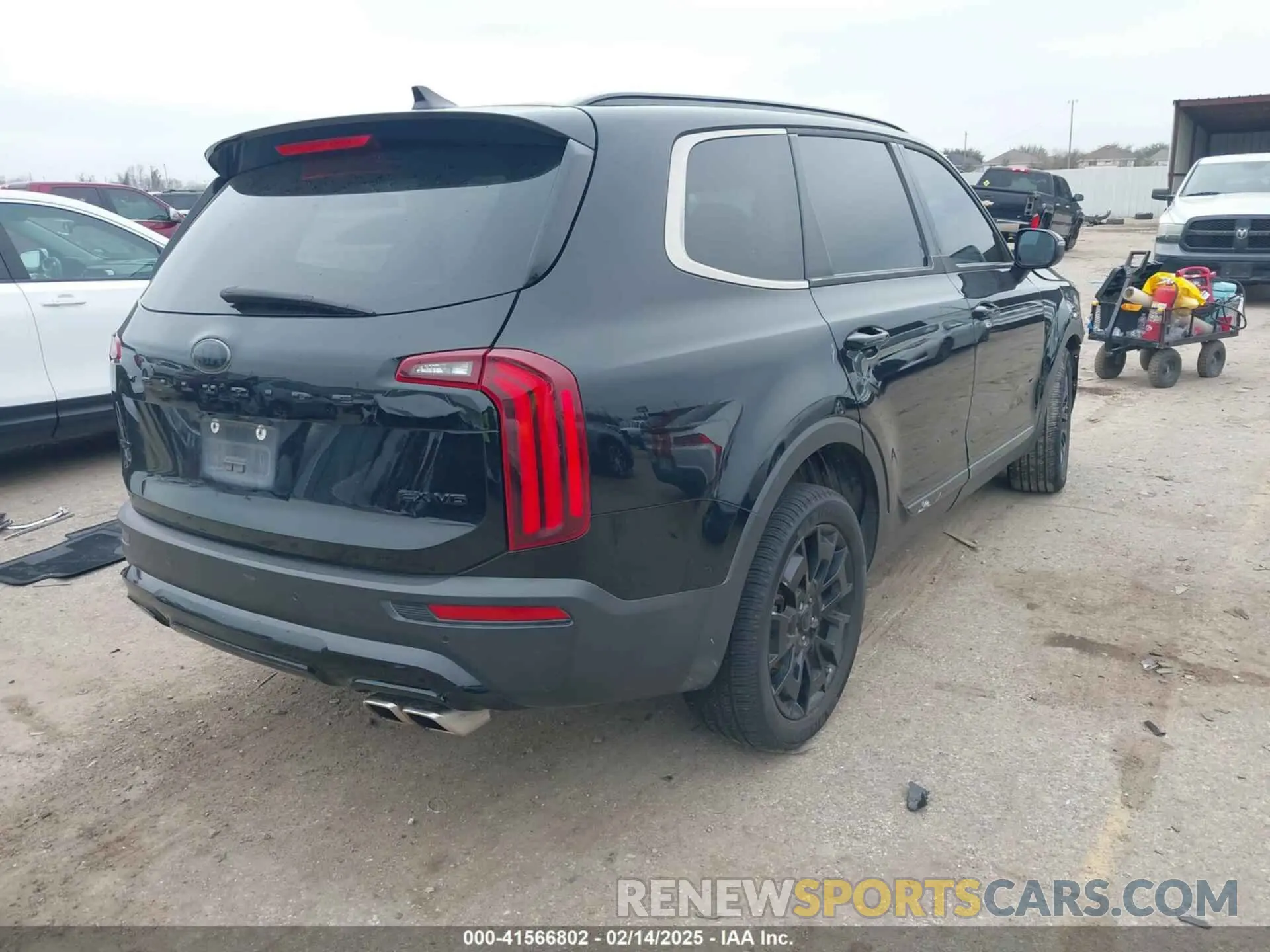 4 Photograph of a damaged car 5XYP3DHC0MG103186 KIA TELLURIDE 2021