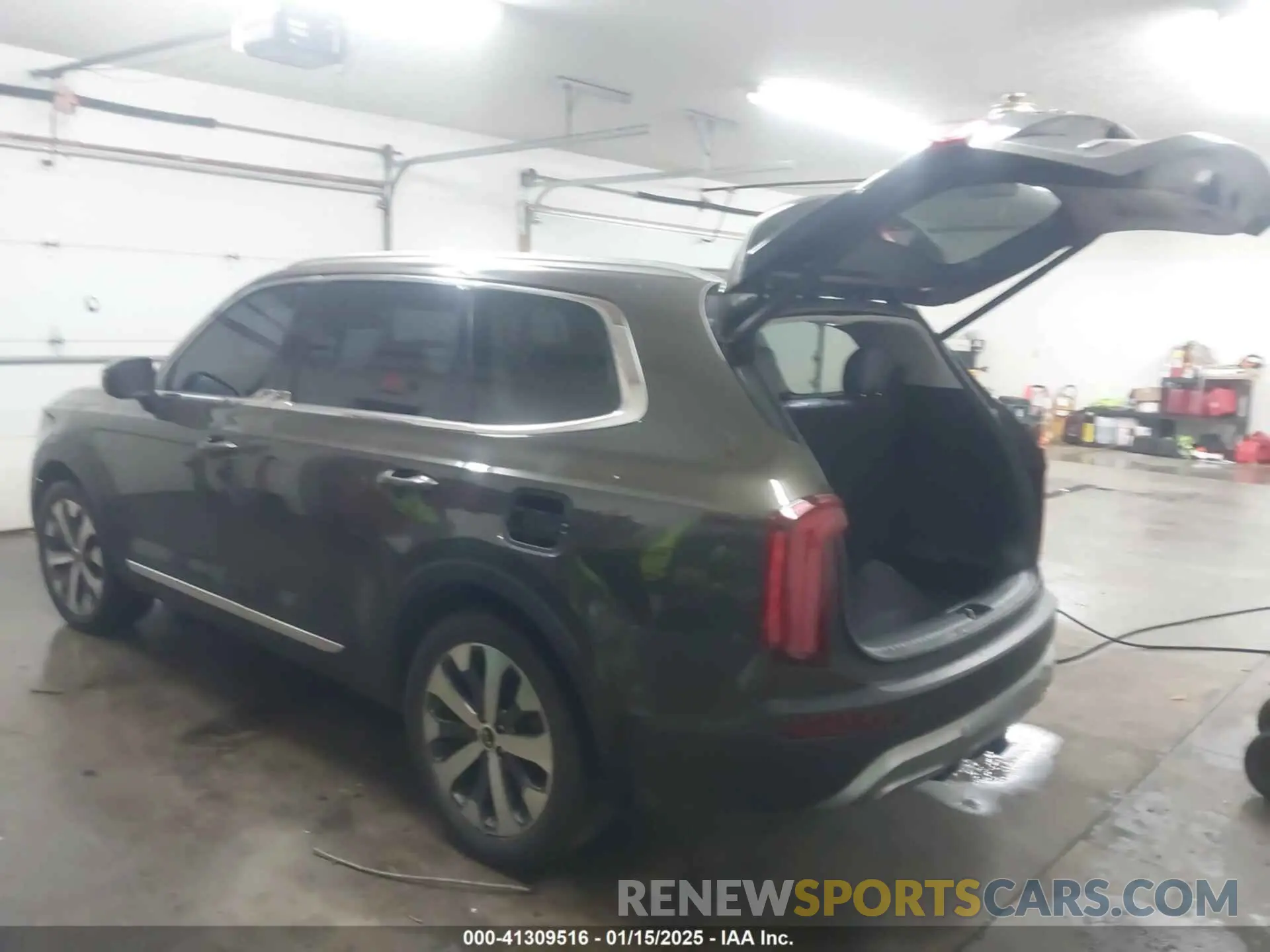 3 Photograph of a damaged car 5XYP3DHC1MG117789 KIA TELLURIDE 2021