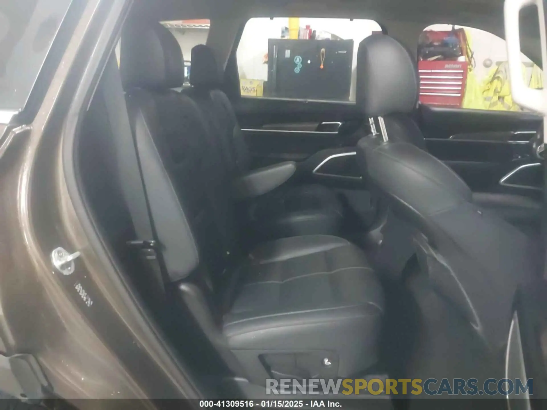 8 Photograph of a damaged car 5XYP3DHC1MG117789 KIA TELLURIDE 2021