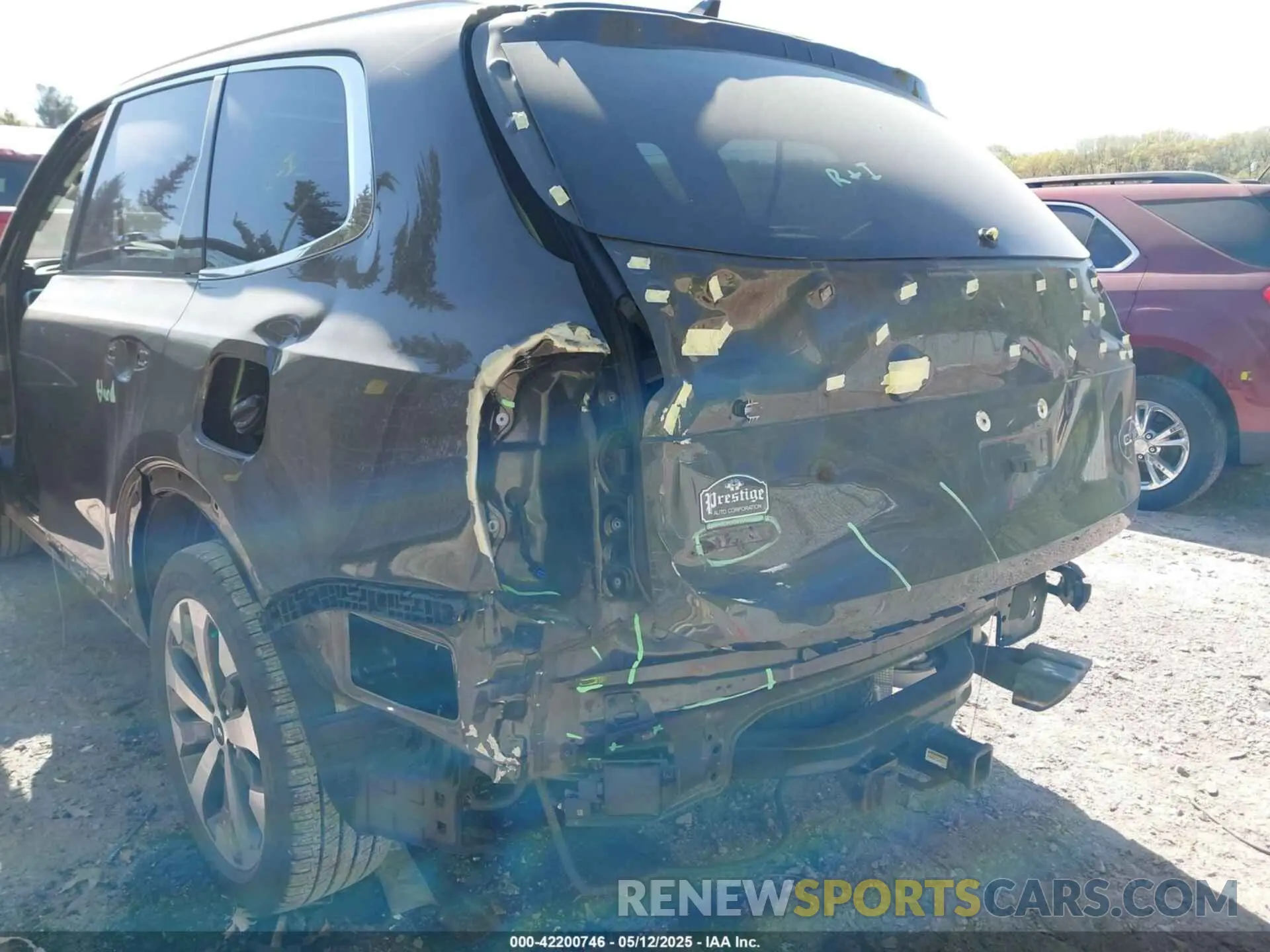 6 Photograph of a damaged car 5XYP3DHC9MG113716 KIA TELLURIDE 2021