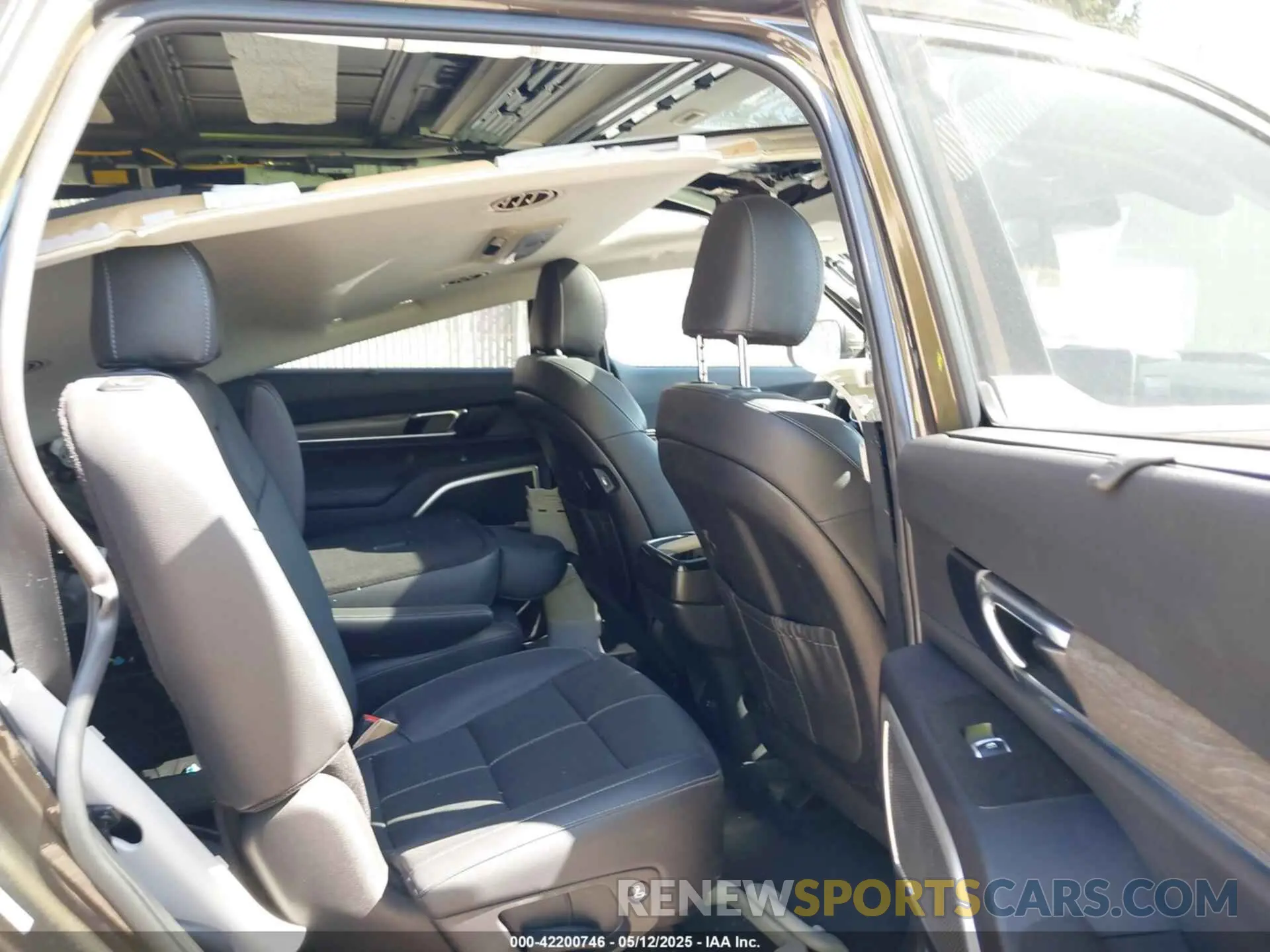 8 Photograph of a damaged car 5XYP3DHC9MG113716 KIA TELLURIDE 2021