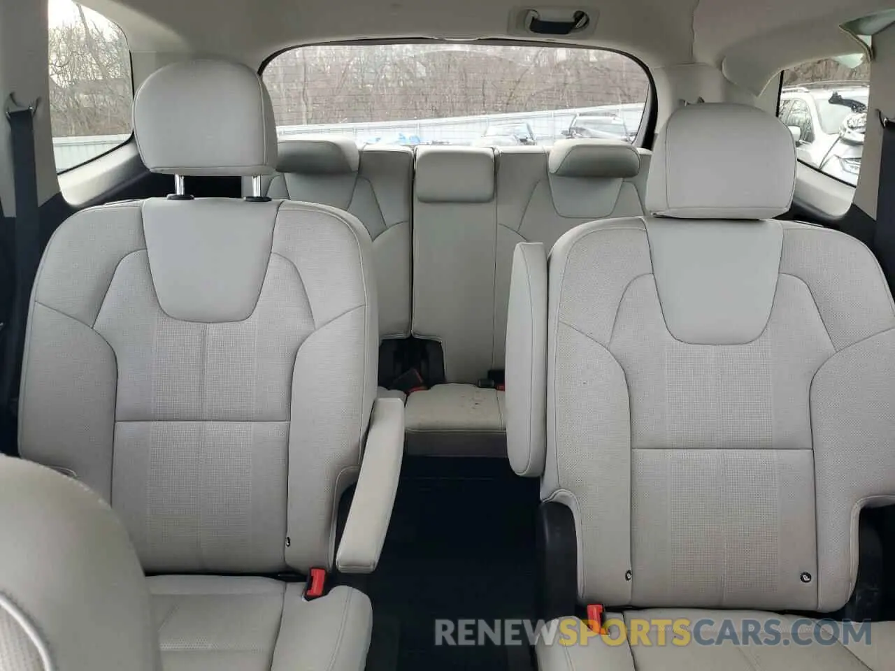 10 Photograph of a damaged car 5XYP3DHC9MG145128 KIA TELLURIDE 2021
