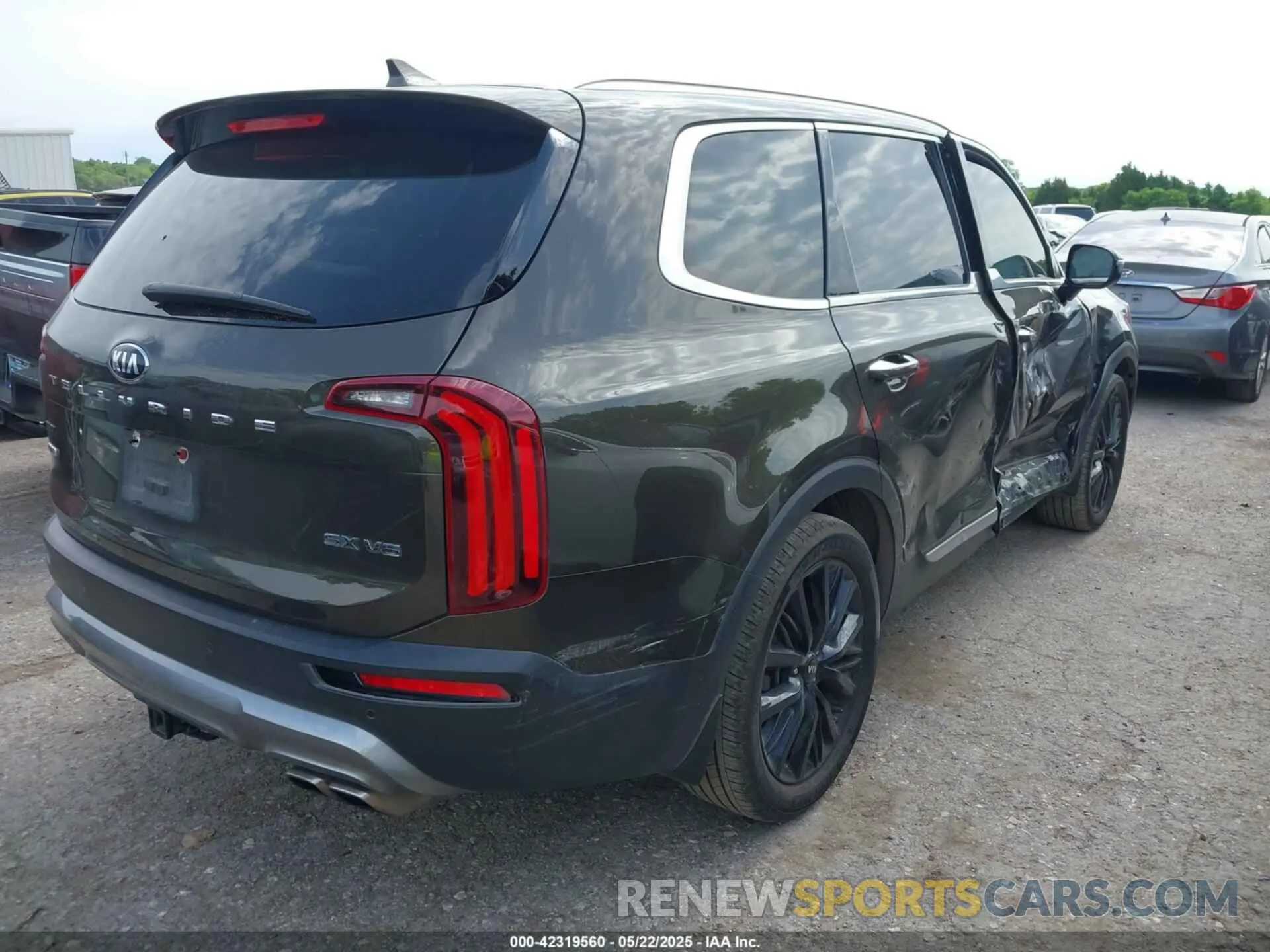 4 Photograph of a damaged car 5XYP5DHC0MG171935 KIA TELLURIDE 2021