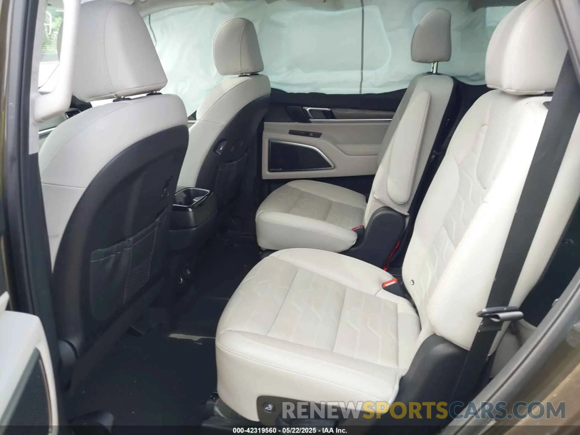 8 Photograph of a damaged car 5XYP5DHC0MG171935 KIA TELLURIDE 2021