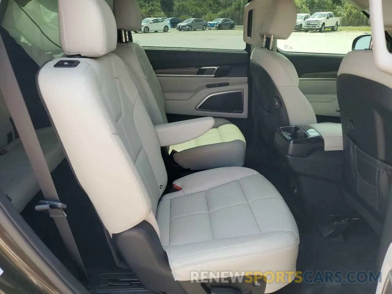 11 Photograph of a damaged car 5XYP5DHC7MG124255 KIA TELLURIDE 2021