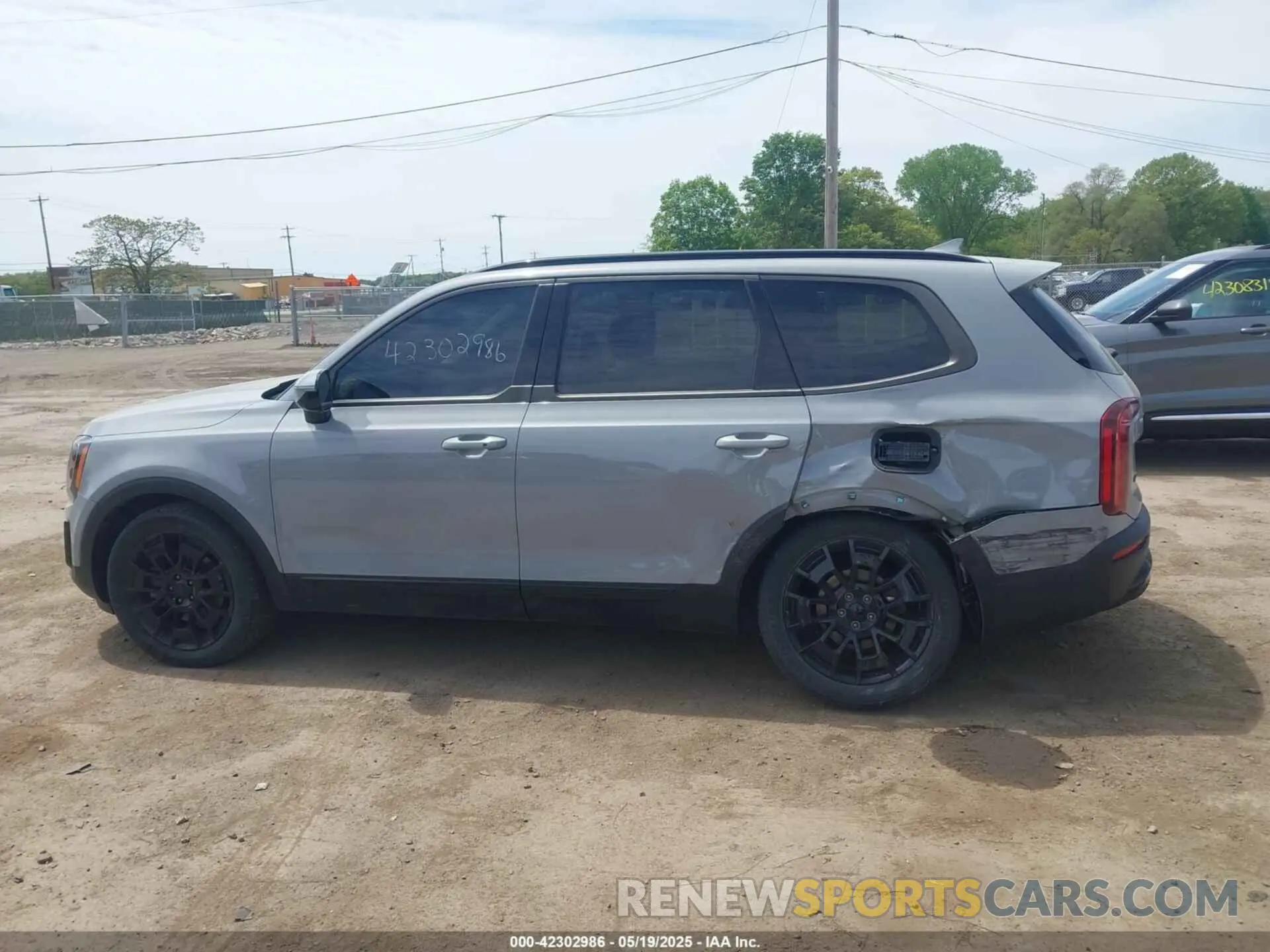 14 Photograph of a damaged car 5XYP5DHC8MG185663 KIA TELLURIDE 2021