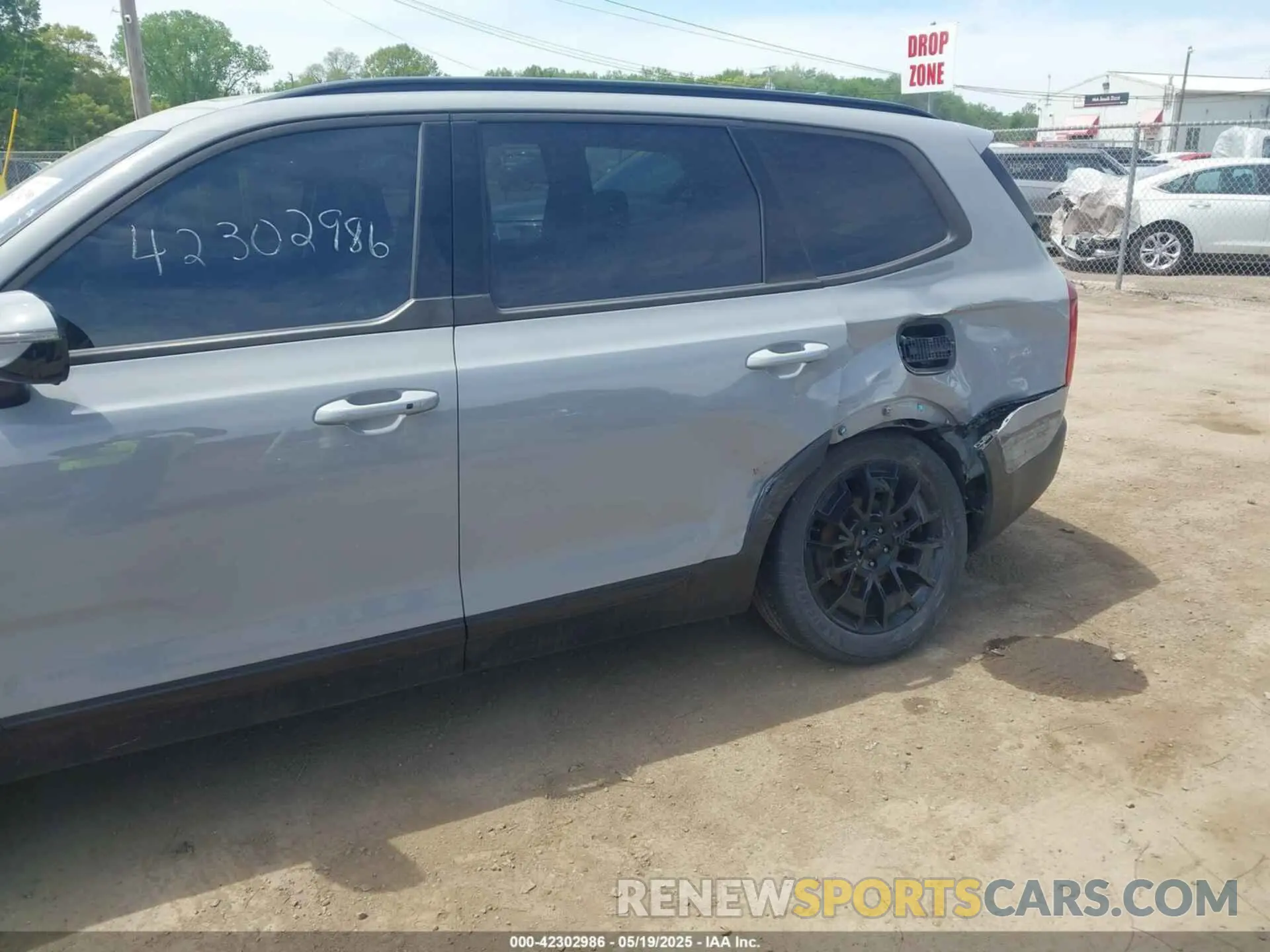 6 Photograph of a damaged car 5XYP5DHC8MG185663 KIA TELLURIDE 2021
