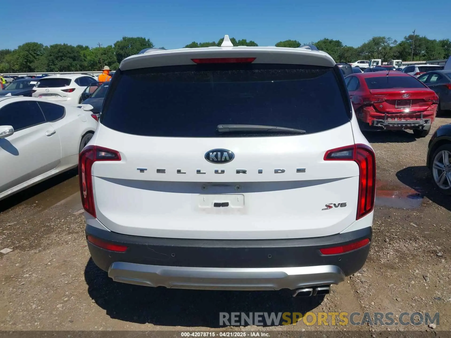 17 Photograph of a damaged car 5XYP64HC1MG190118 KIA TELLURIDE 2021