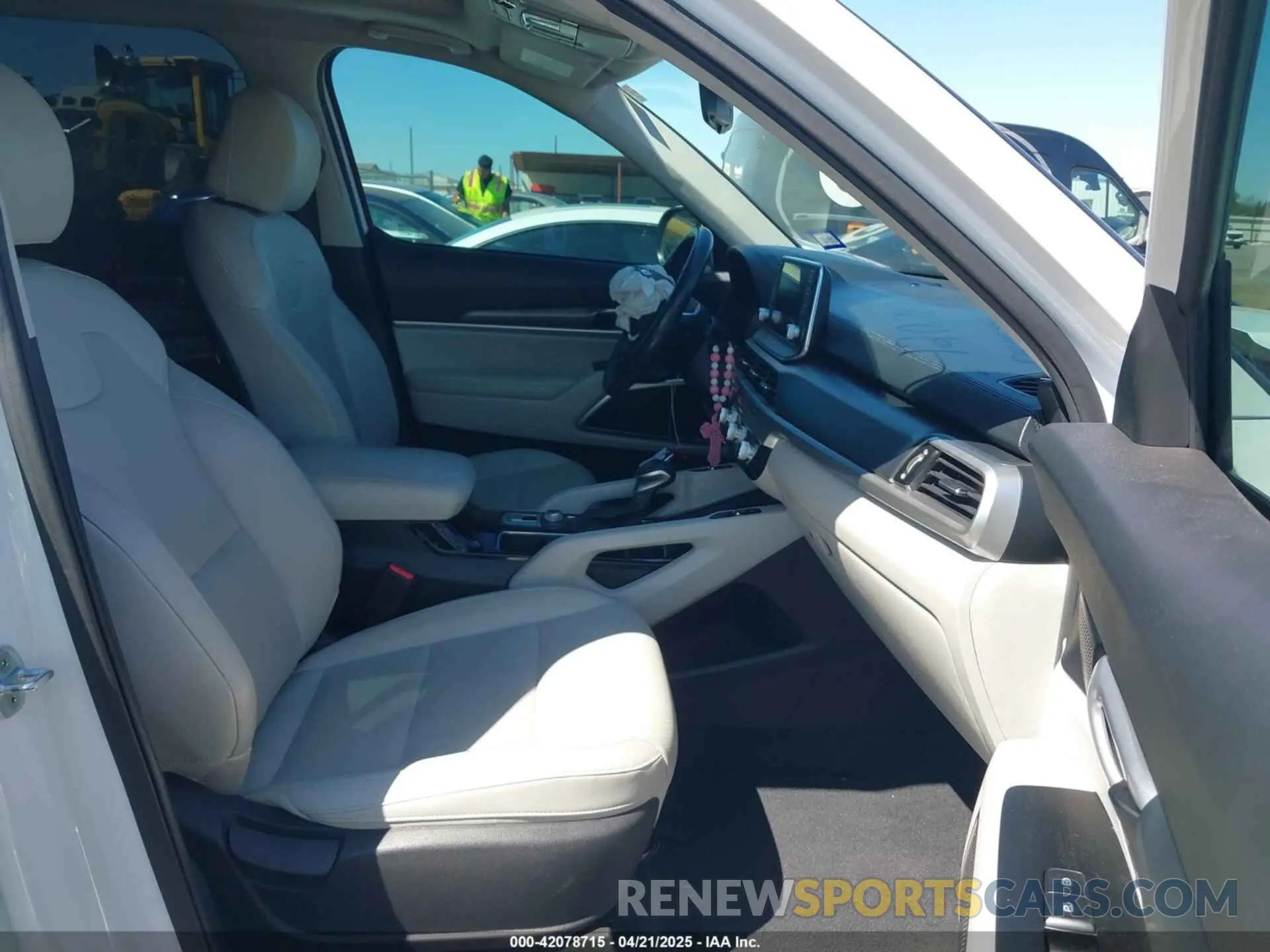 5 Photograph of a damaged car 5XYP64HC1MG190118 KIA TELLURIDE 2021