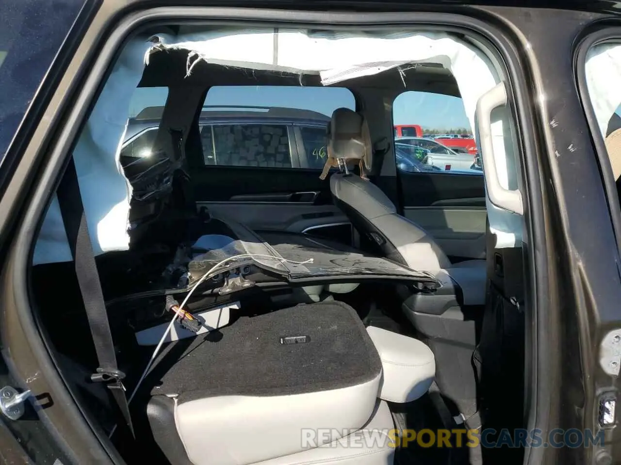 10 Photograph of a damaged car 5XYP64HC8MG143412 KIA TELLURIDE 2021
