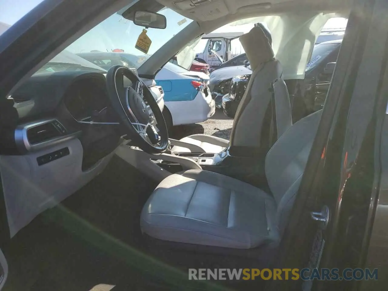 7 Photograph of a damaged car 5XYP64HC8MG143412 KIA TELLURIDE 2021