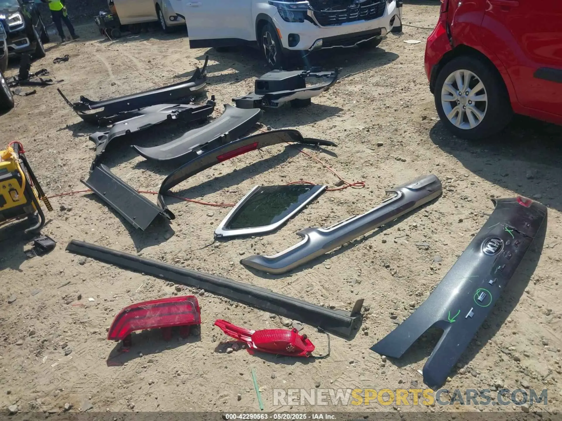 12 Photograph of a damaged car 5XYP64HC9MG106479 KIA TELLURIDE 2021
