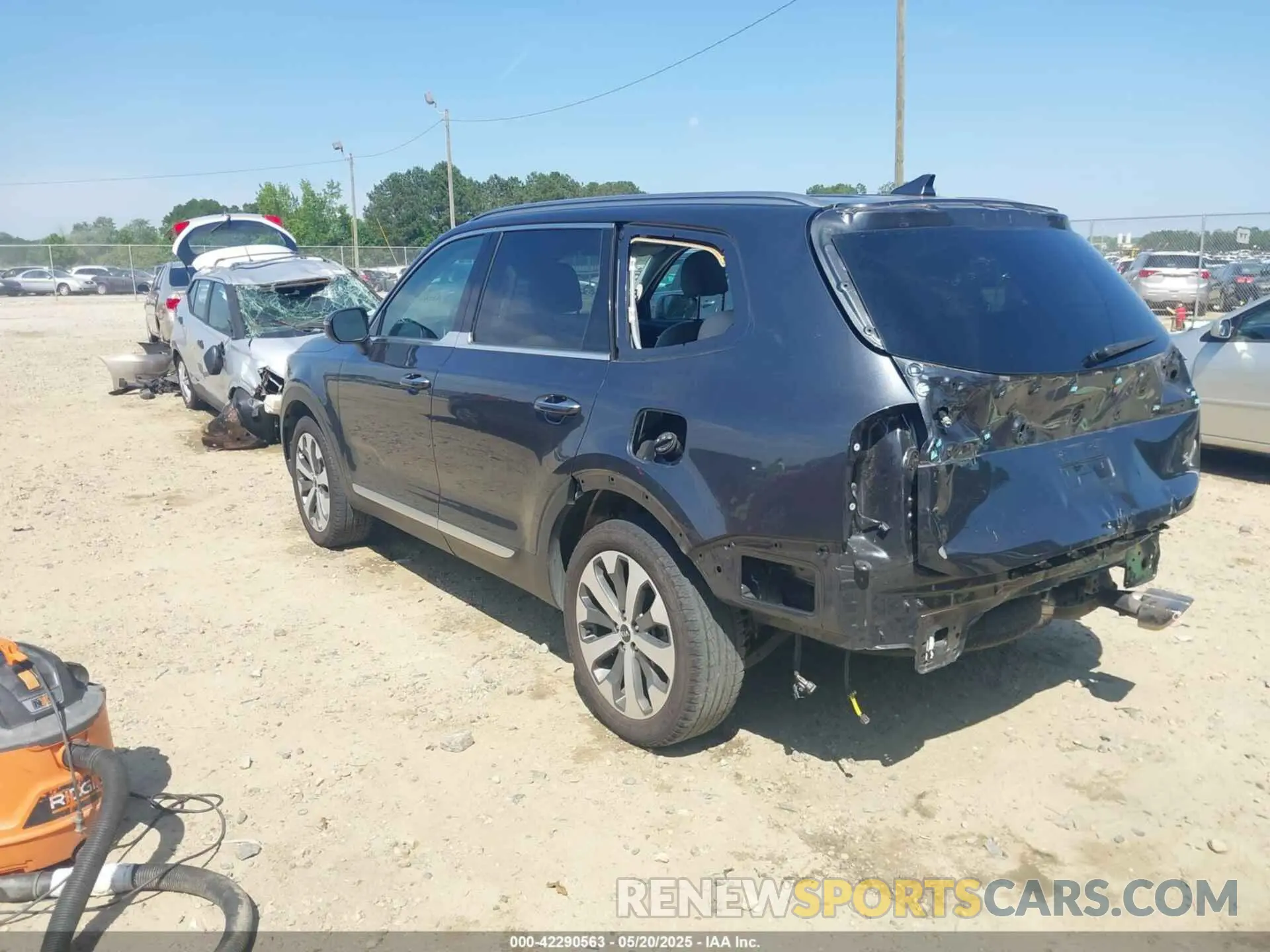 3 Photograph of a damaged car 5XYP64HC9MG106479 KIA TELLURIDE 2021