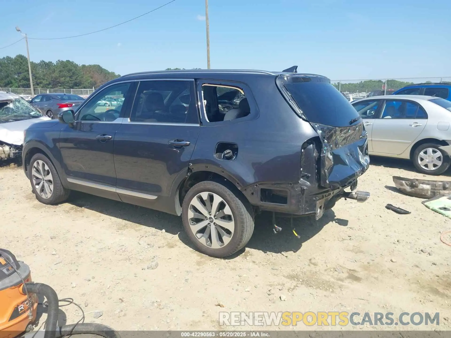 6 Photograph of a damaged car 5XYP64HC9MG106479 KIA TELLURIDE 2021