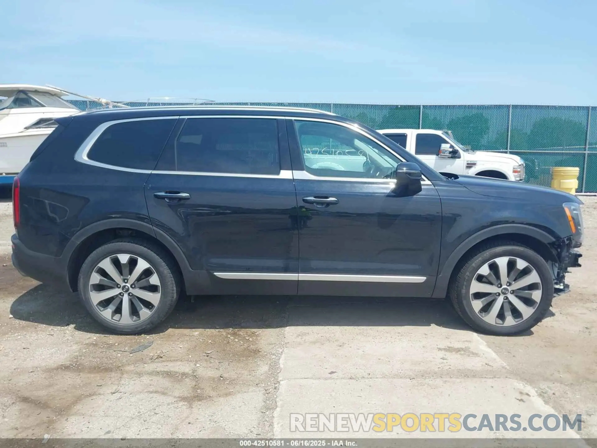 14 Photograph of a damaged car 5XYP64HC9MG177780 KIA TELLURIDE 2021