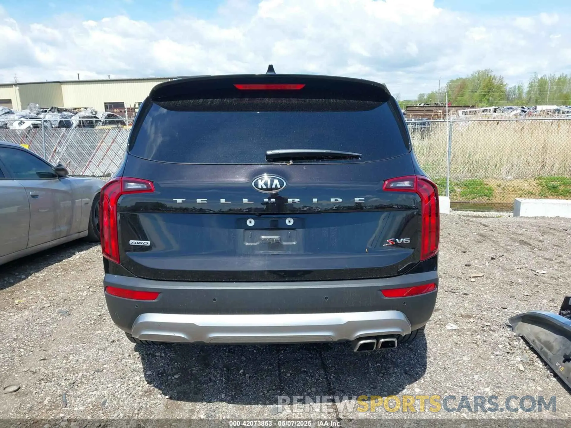 17 Photograph of a damaged car 5XYP6DHC9MG103470 KIA TELLURIDE 2021