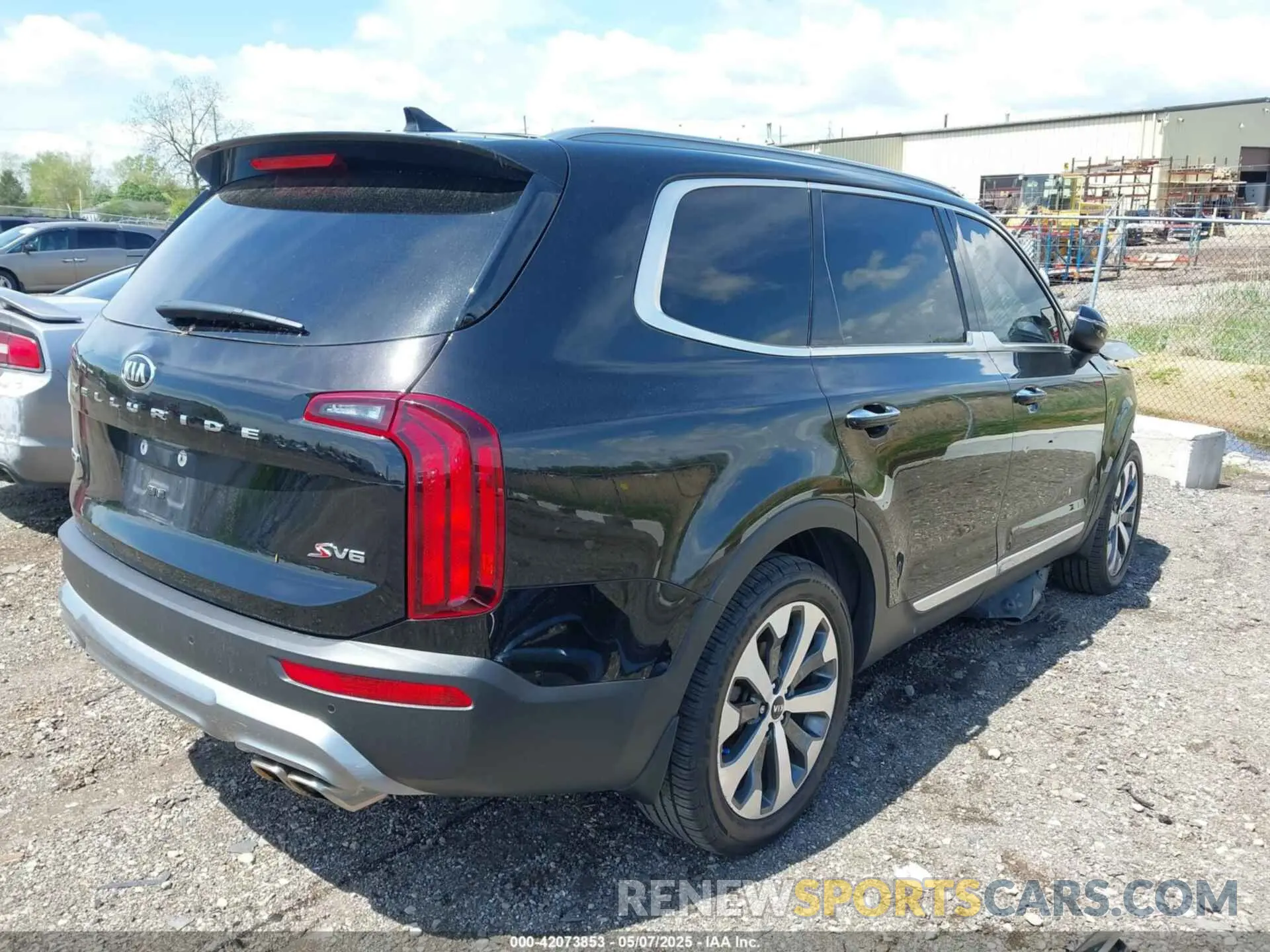 4 Photograph of a damaged car 5XYP6DHC9MG103470 KIA TELLURIDE 2021