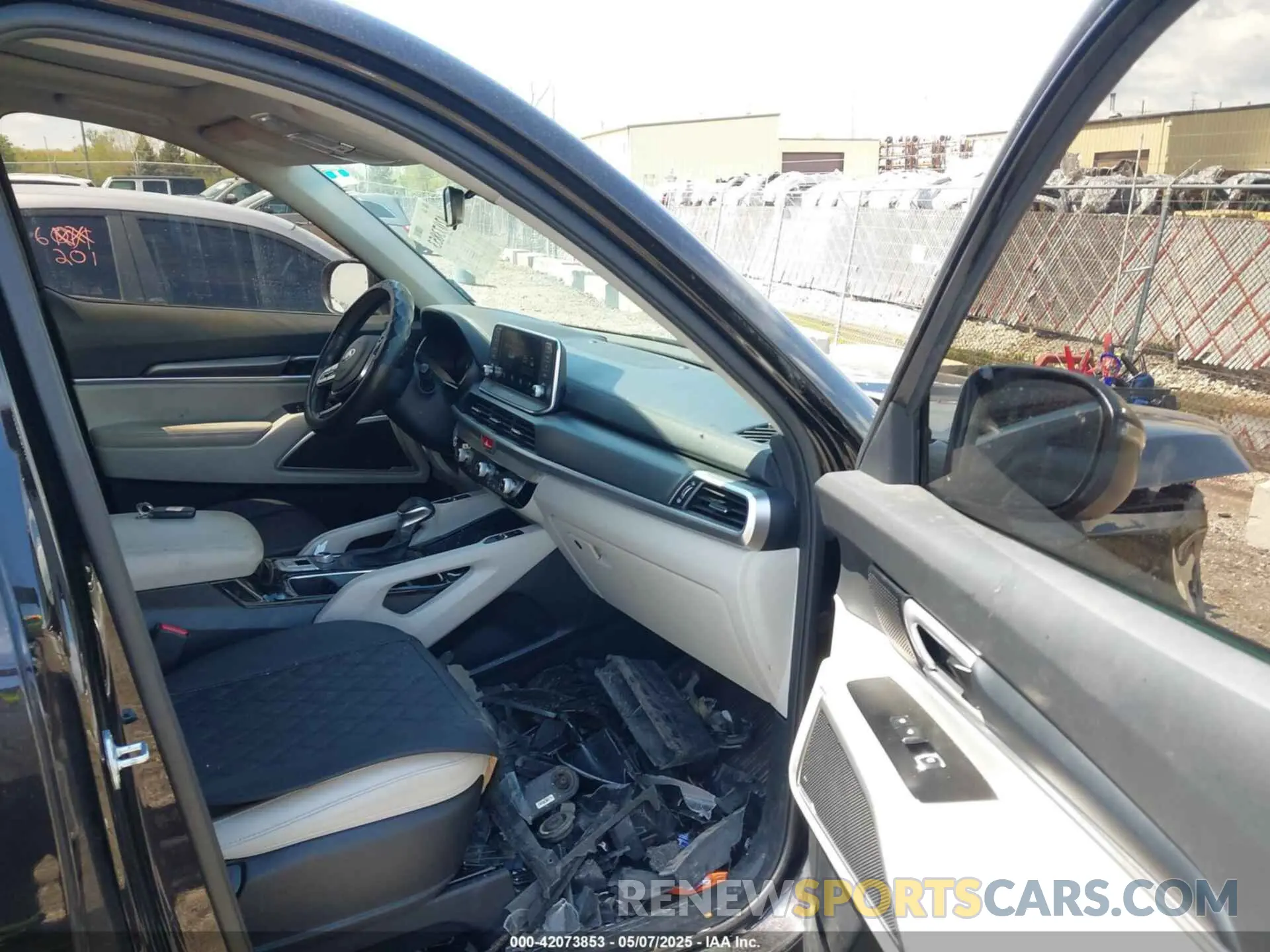 5 Photograph of a damaged car 5XYP6DHC9MG103470 KIA TELLURIDE 2021