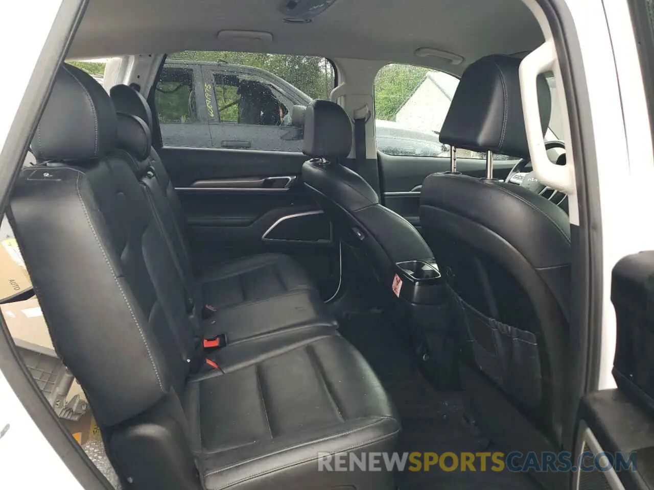 11 Photograph of a damaged car 5XYP2DHC6NG286730 KIA TELLURIDE 2022