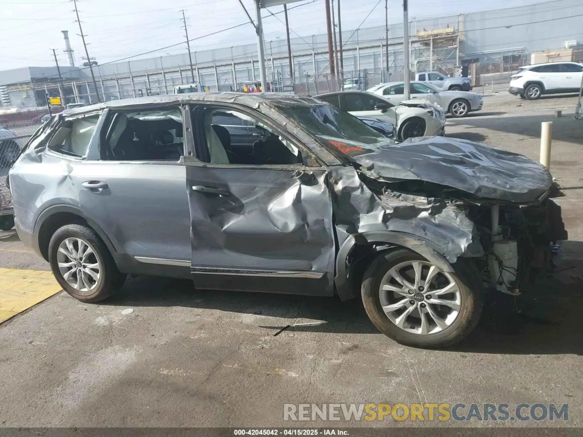 13 Photograph of a damaged car 5XYP2DHC7NG221269 KIA TELLURIDE 2022