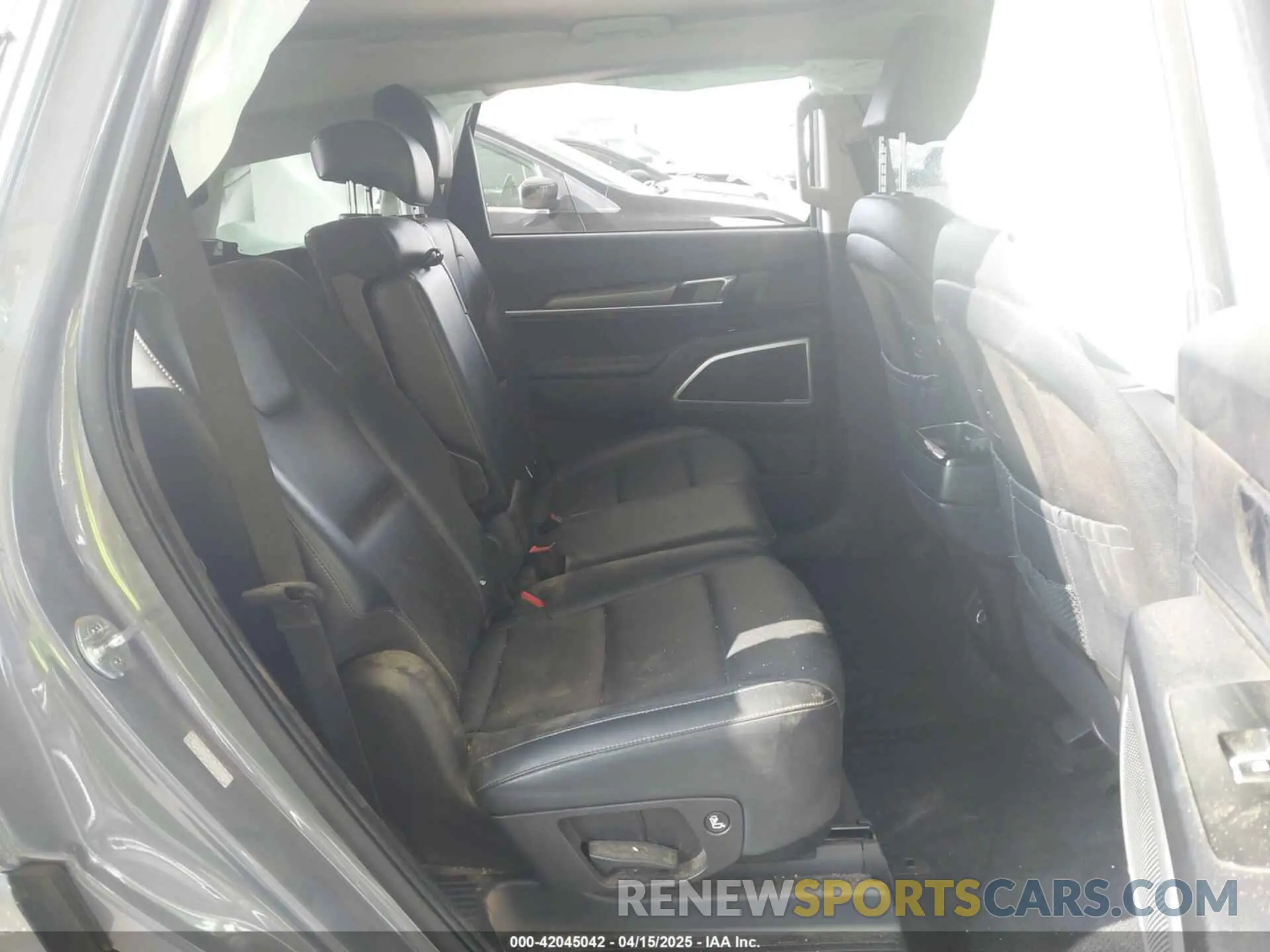 8 Photograph of a damaged car 5XYP2DHC7NG221269 KIA TELLURIDE 2022
