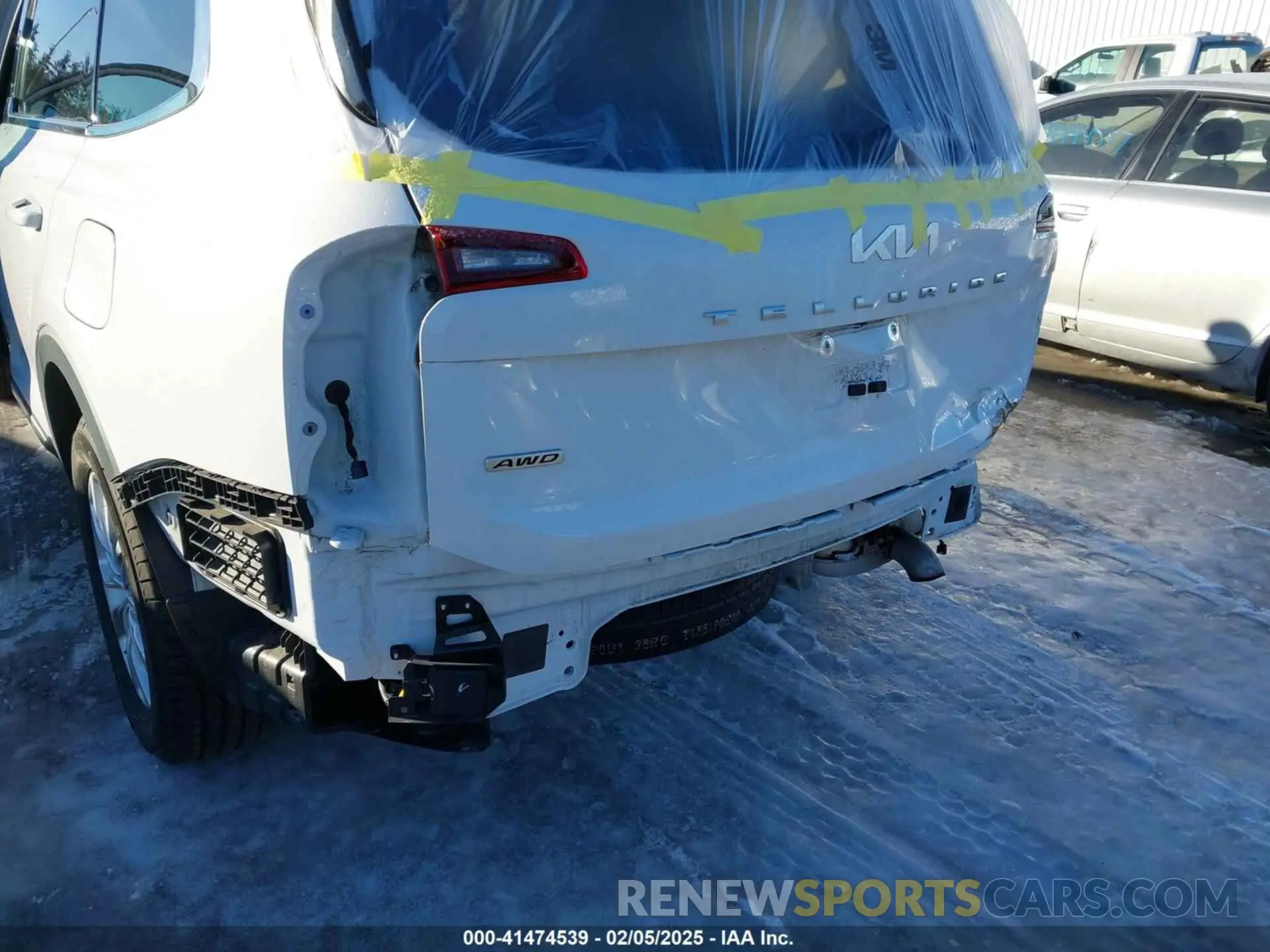 17 Photograph of a damaged car 5XYP2DHC9NG283319 KIA TELLURIDE 2022