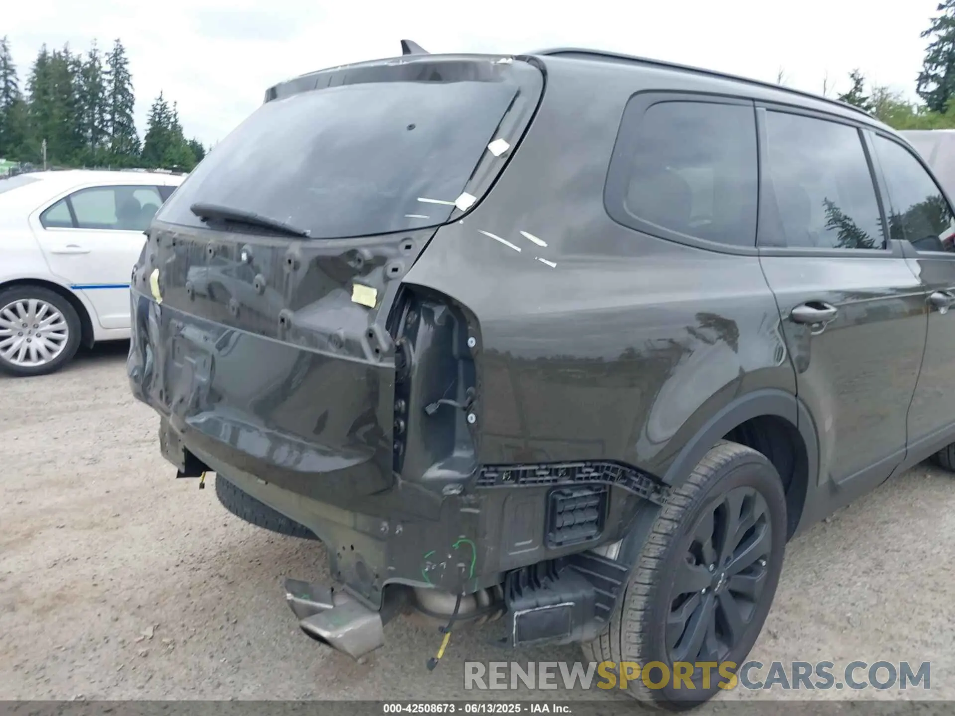 19 Photograph of a damaged car 5XYP34HC1NG316438 KIA TELLURIDE 2022