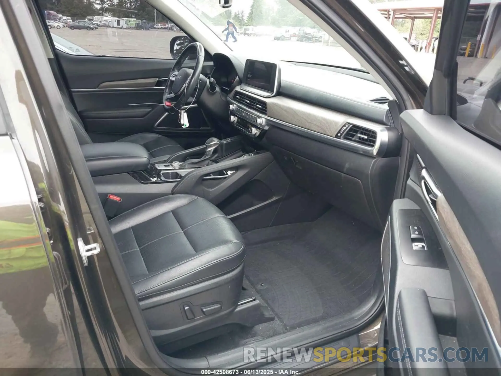 5 Photograph of a damaged car 5XYP34HC1NG316438 KIA TELLURIDE 2022