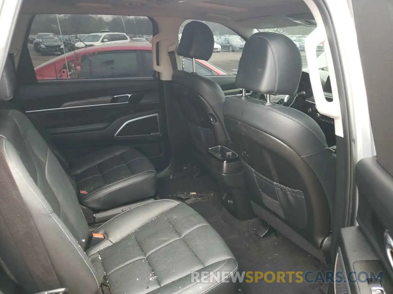 11 Photograph of a damaged car 5XYP3DHC2NG286723 KIA TELLURIDE 2022