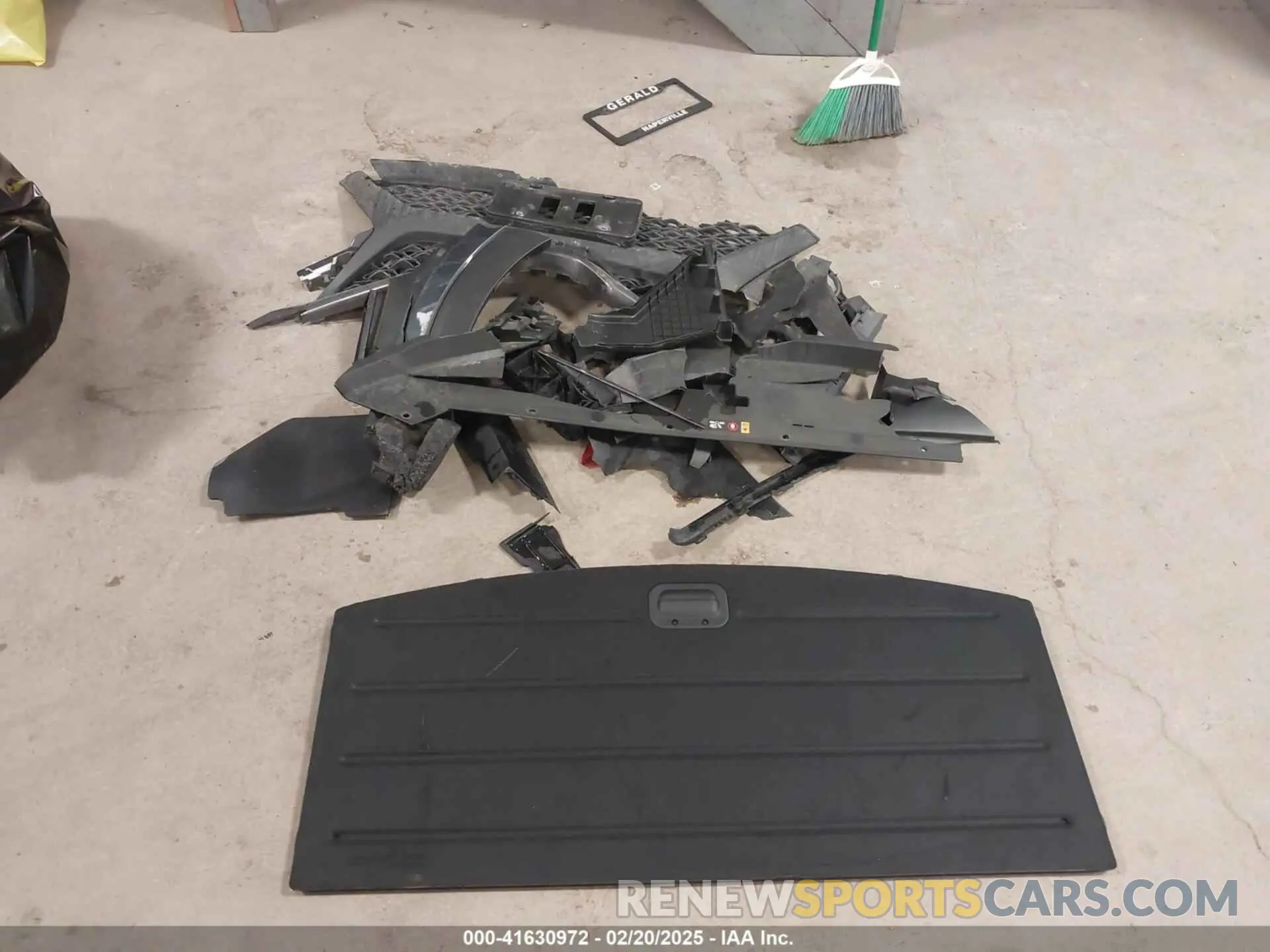 12 Photograph of a damaged car 5XYP3DHC4NG209772 KIA TELLURIDE 2022