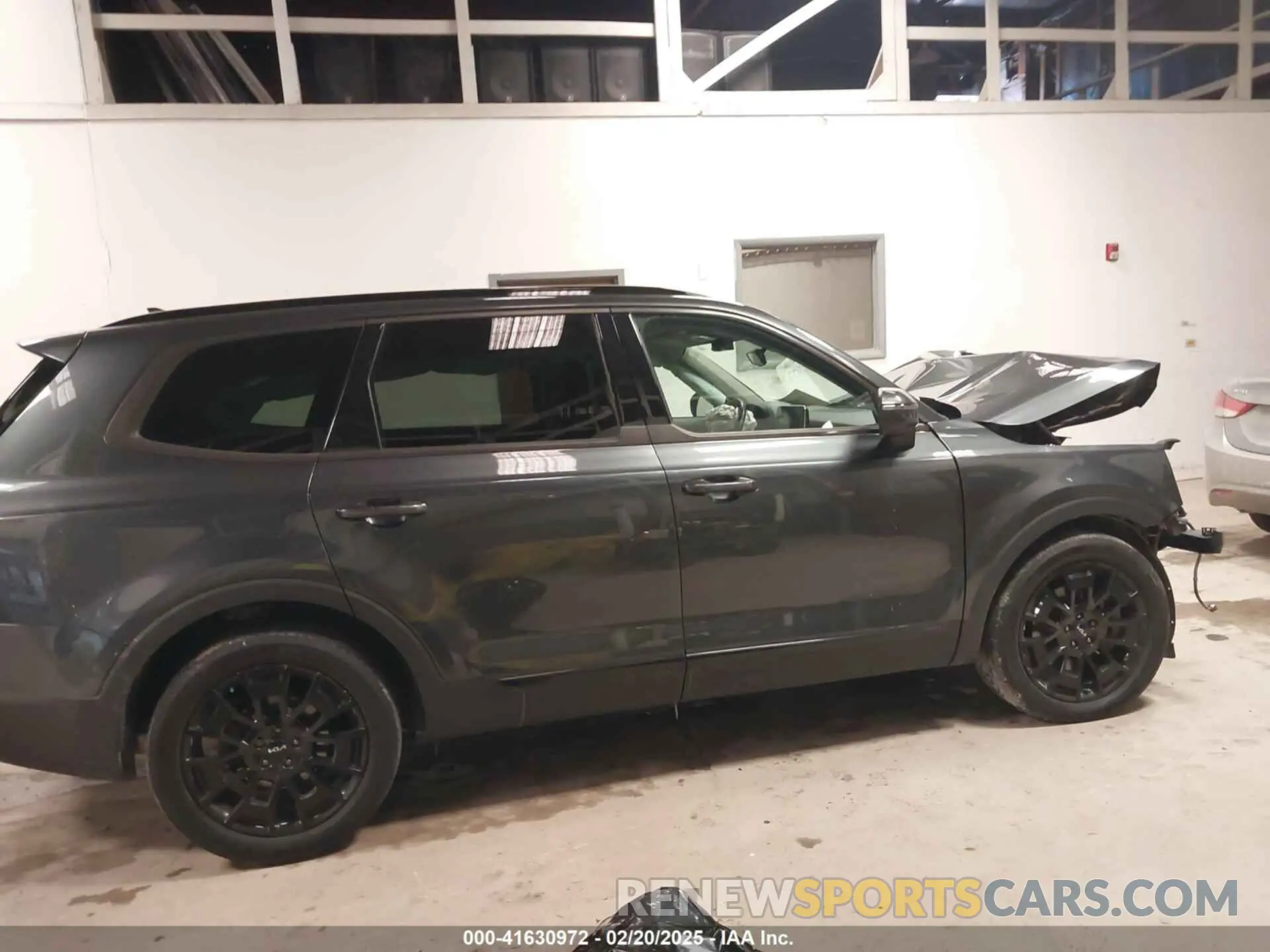 14 Photograph of a damaged car 5XYP3DHC4NG209772 KIA TELLURIDE 2022