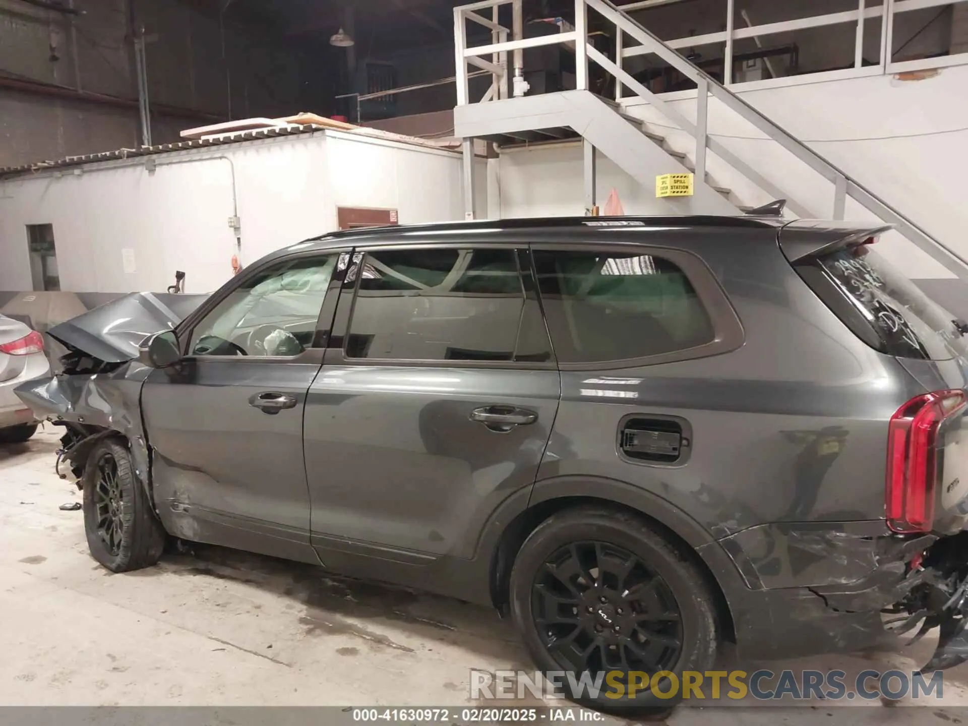 15 Photograph of a damaged car 5XYP3DHC4NG209772 KIA TELLURIDE 2022