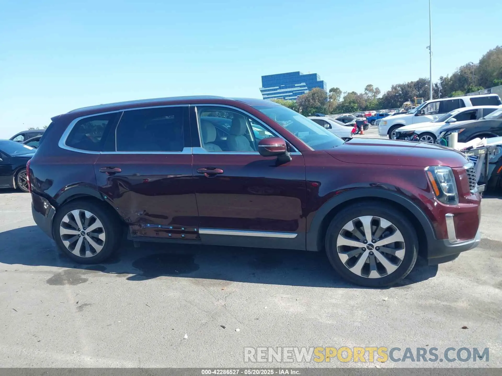 13 Photograph of a damaged car 5XYP3DHC5NG230081 KIA TELLURIDE 2022