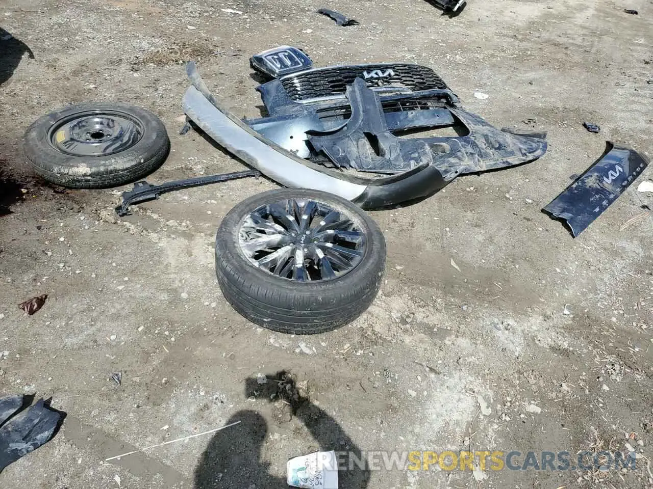 15 Photograph of a damaged car 5XYP54HC3NG266314 KIA TELLURIDE 2022