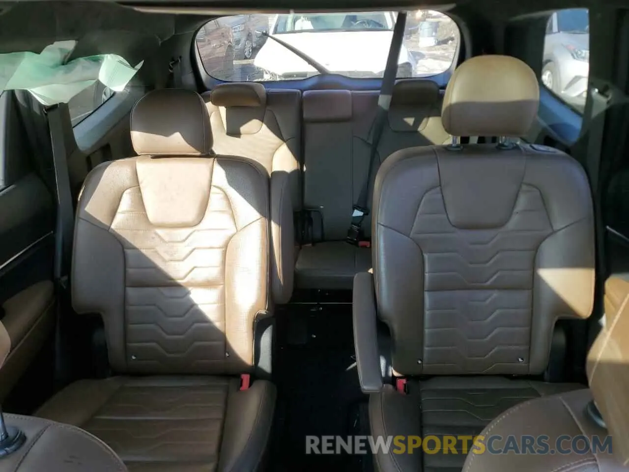 10 Photograph of a damaged car 5XYP5DHC1NG323836 KIA TELLURIDE 2022