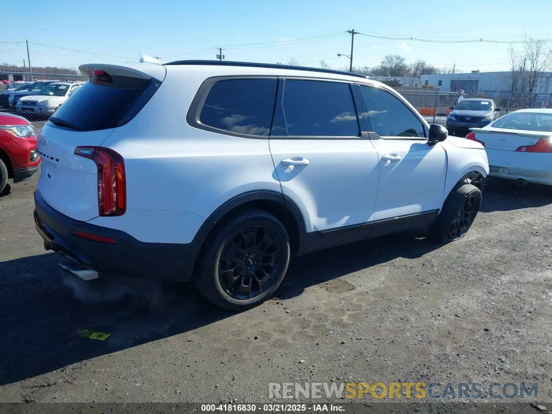 4 Photograph of a damaged car 5XYP5DHC2NG299501 KIA TELLURIDE 2022