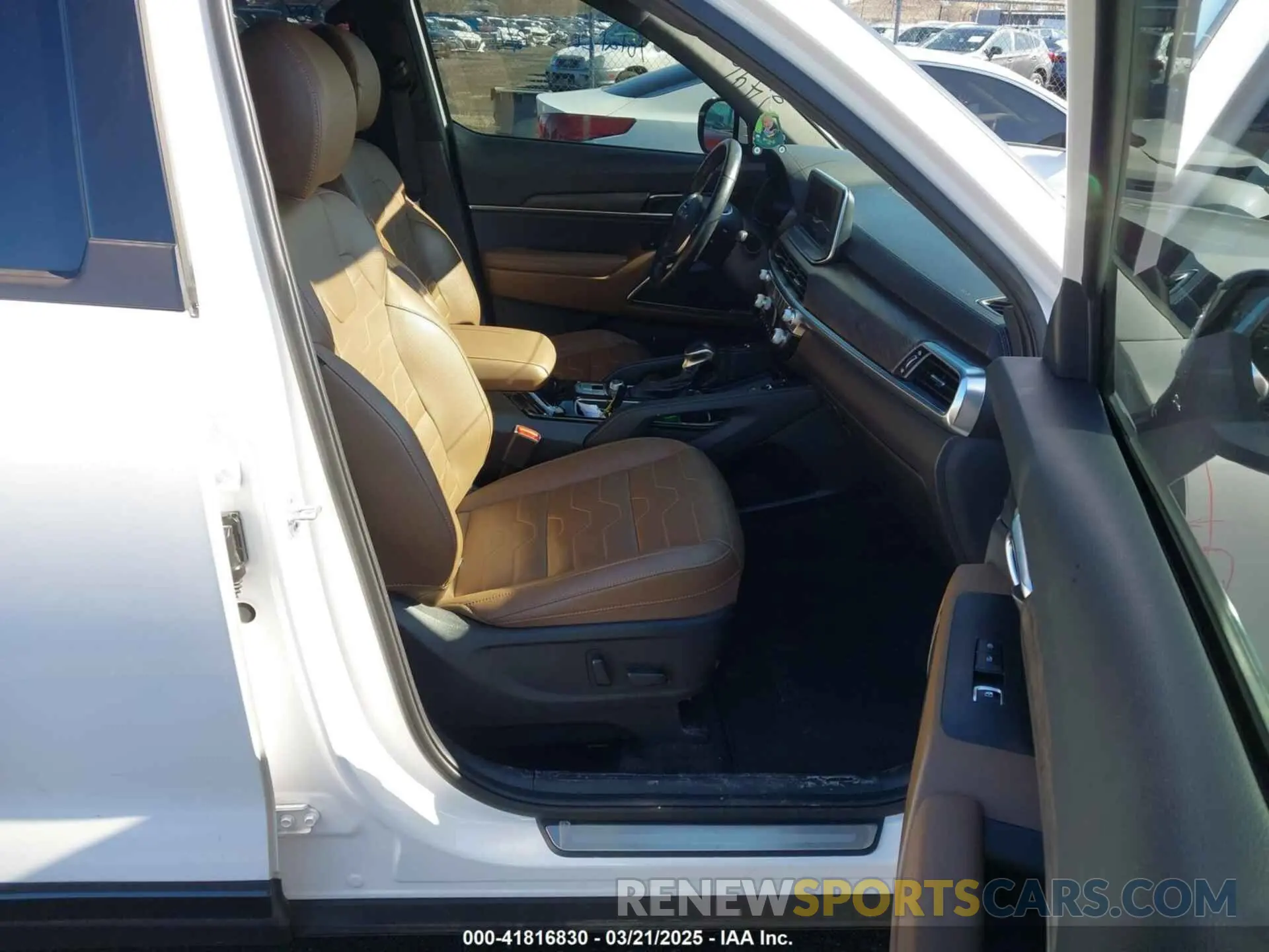 5 Photograph of a damaged car 5XYP5DHC2NG299501 KIA TELLURIDE 2022