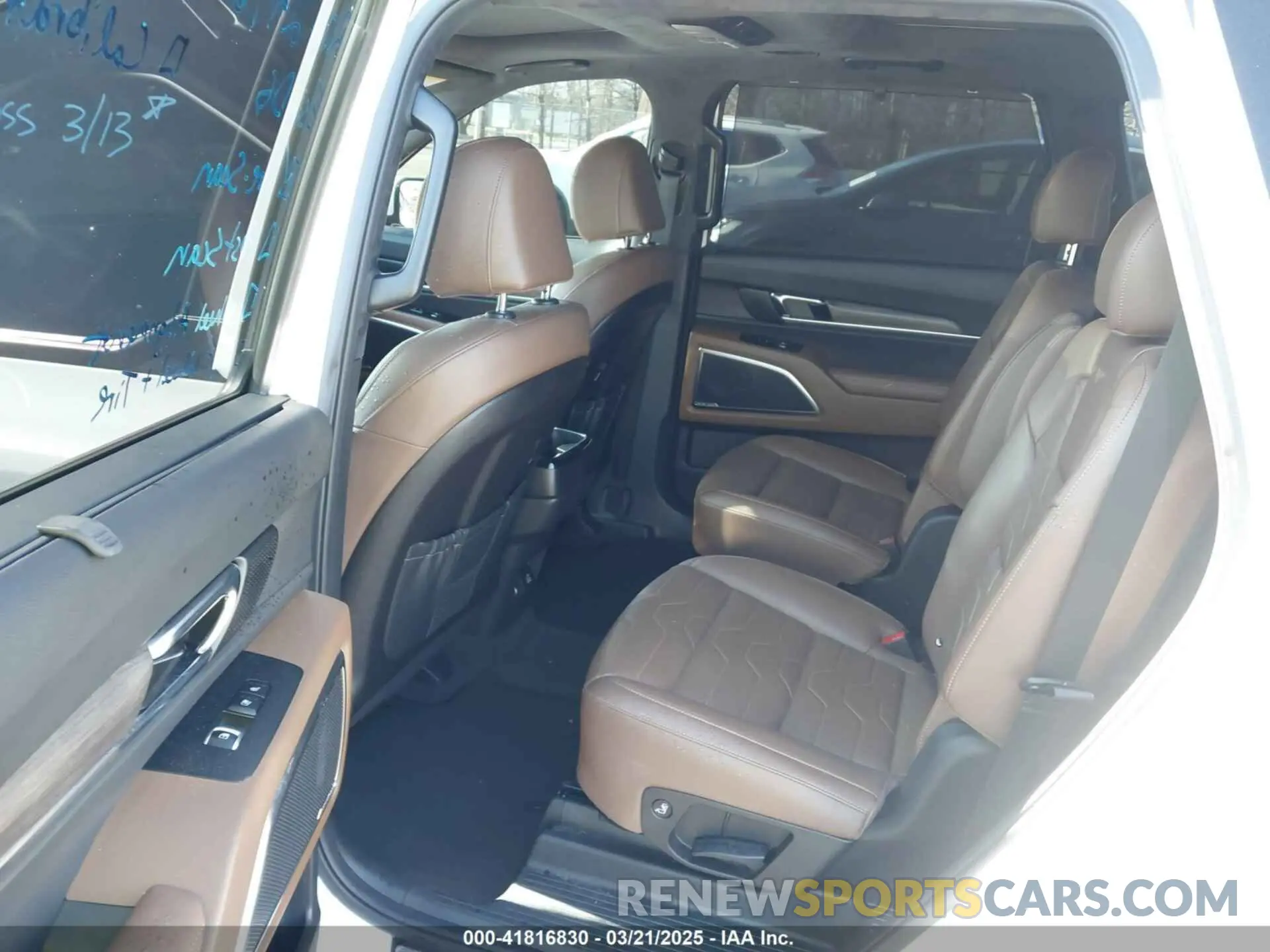 8 Photograph of a damaged car 5XYP5DHC2NG299501 KIA TELLURIDE 2022