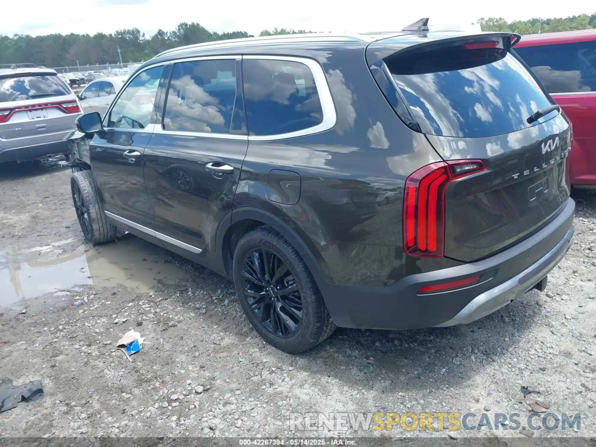 3 Photograph of a damaged car 5XYP5DHC3NG306763 KIA TELLURIDE 2022