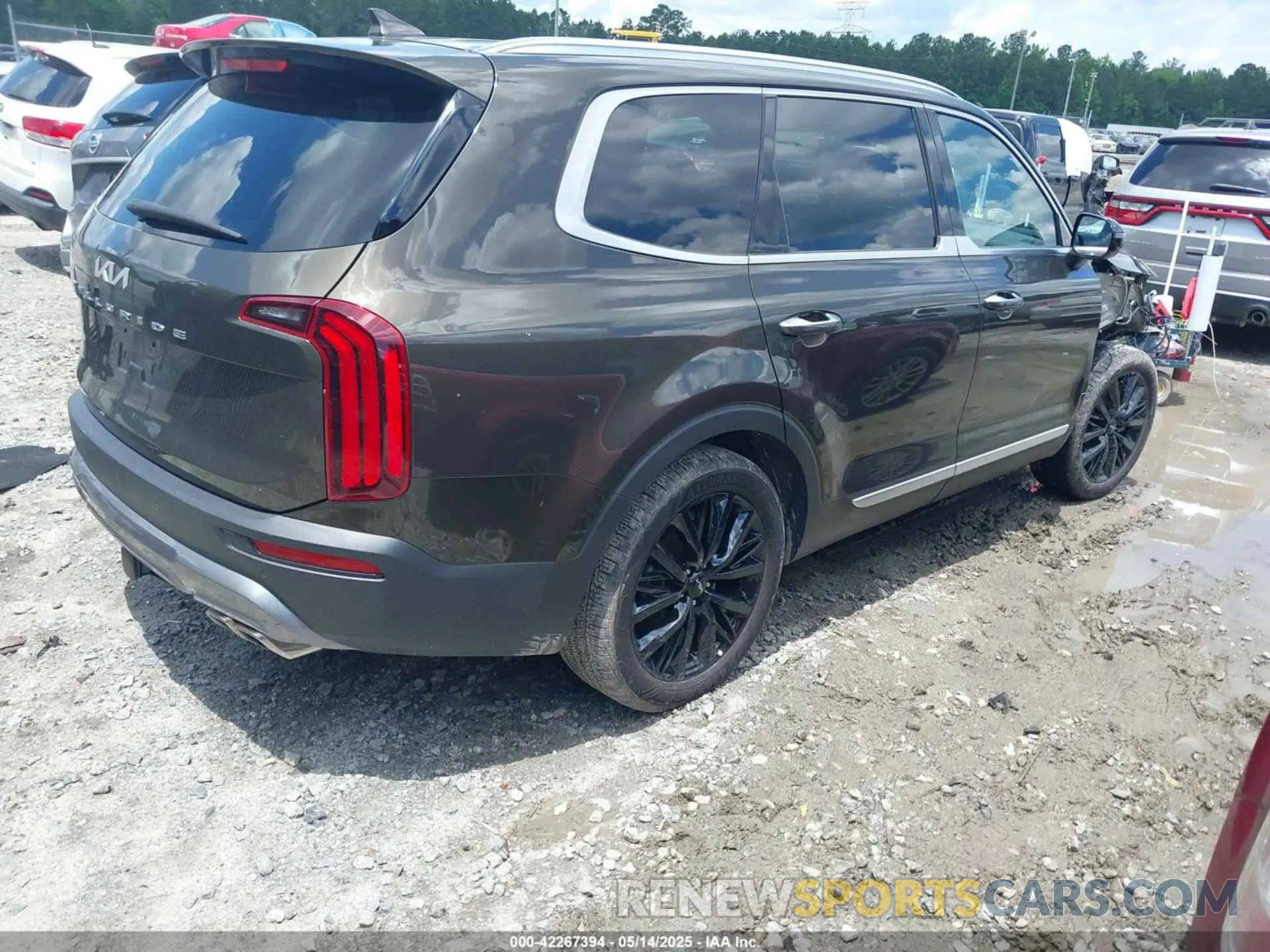 4 Photograph of a damaged car 5XYP5DHC3NG306763 KIA TELLURIDE 2022