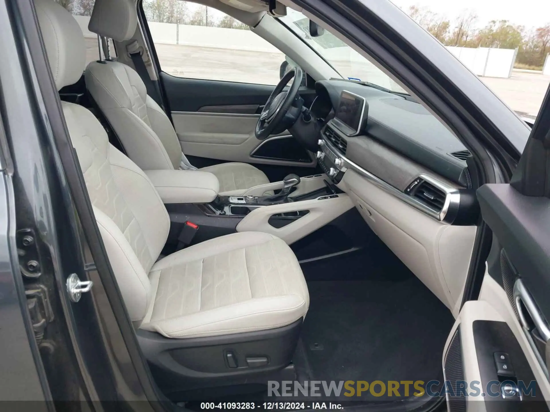 5 Photograph of a damaged car 5XYP5DHC3NG317214 KIA TELLURIDE 2022