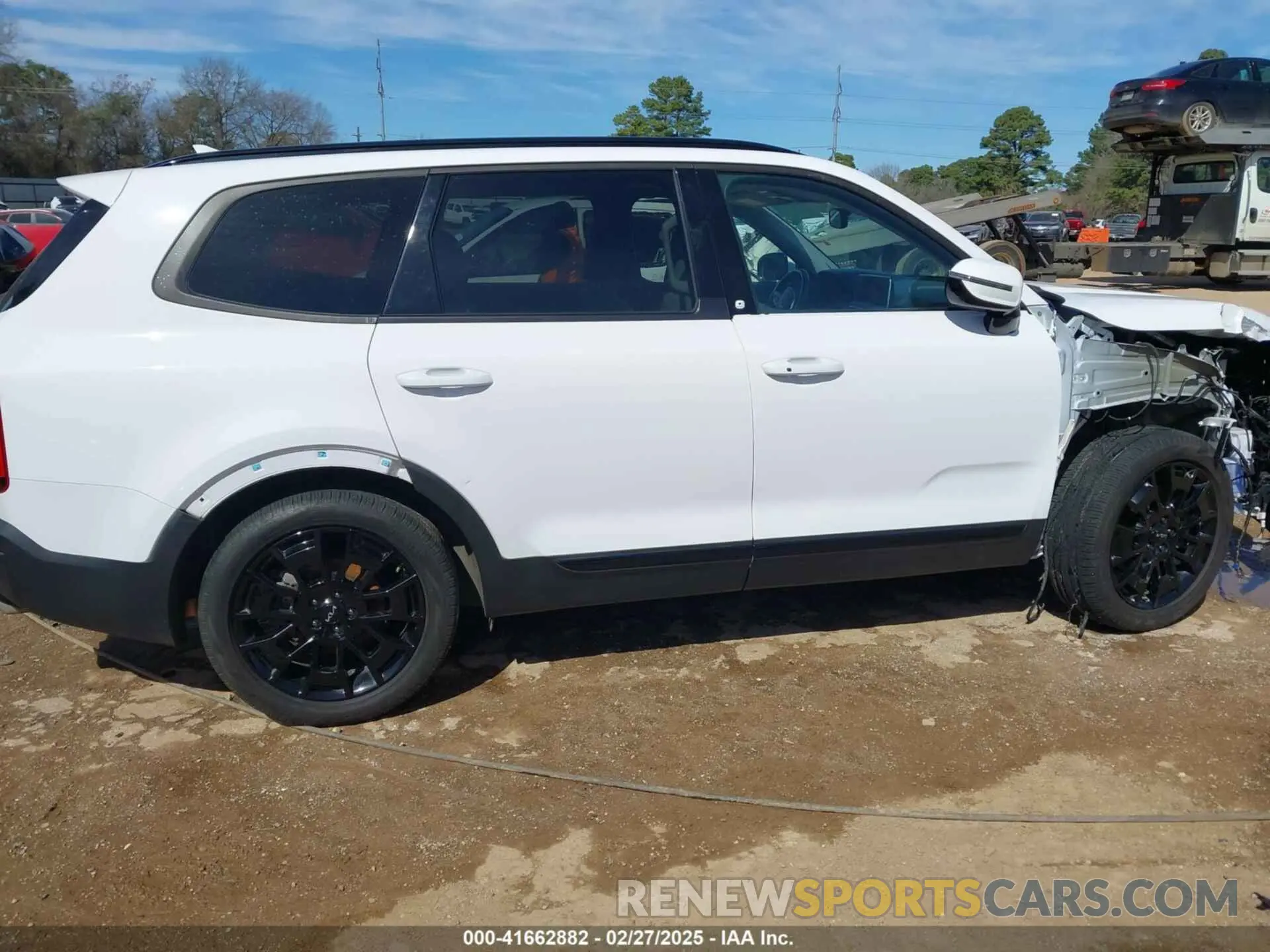 13 Photograph of a damaged car 5XYP5DHC4NG272901 KIA TELLURIDE 2022
